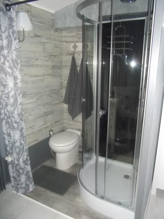 Au Vieux Logis 63 Bed & Breakfast Saint-Remy-sur-Durolle Bagian luar foto