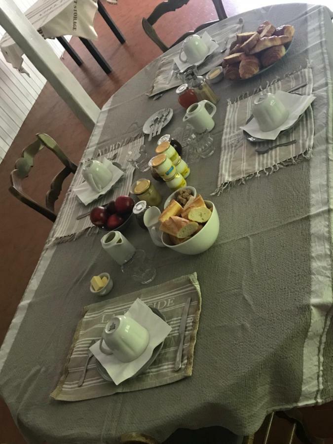 Au Vieux Logis 63 Bed & Breakfast Saint-Remy-sur-Durolle Bagian luar foto